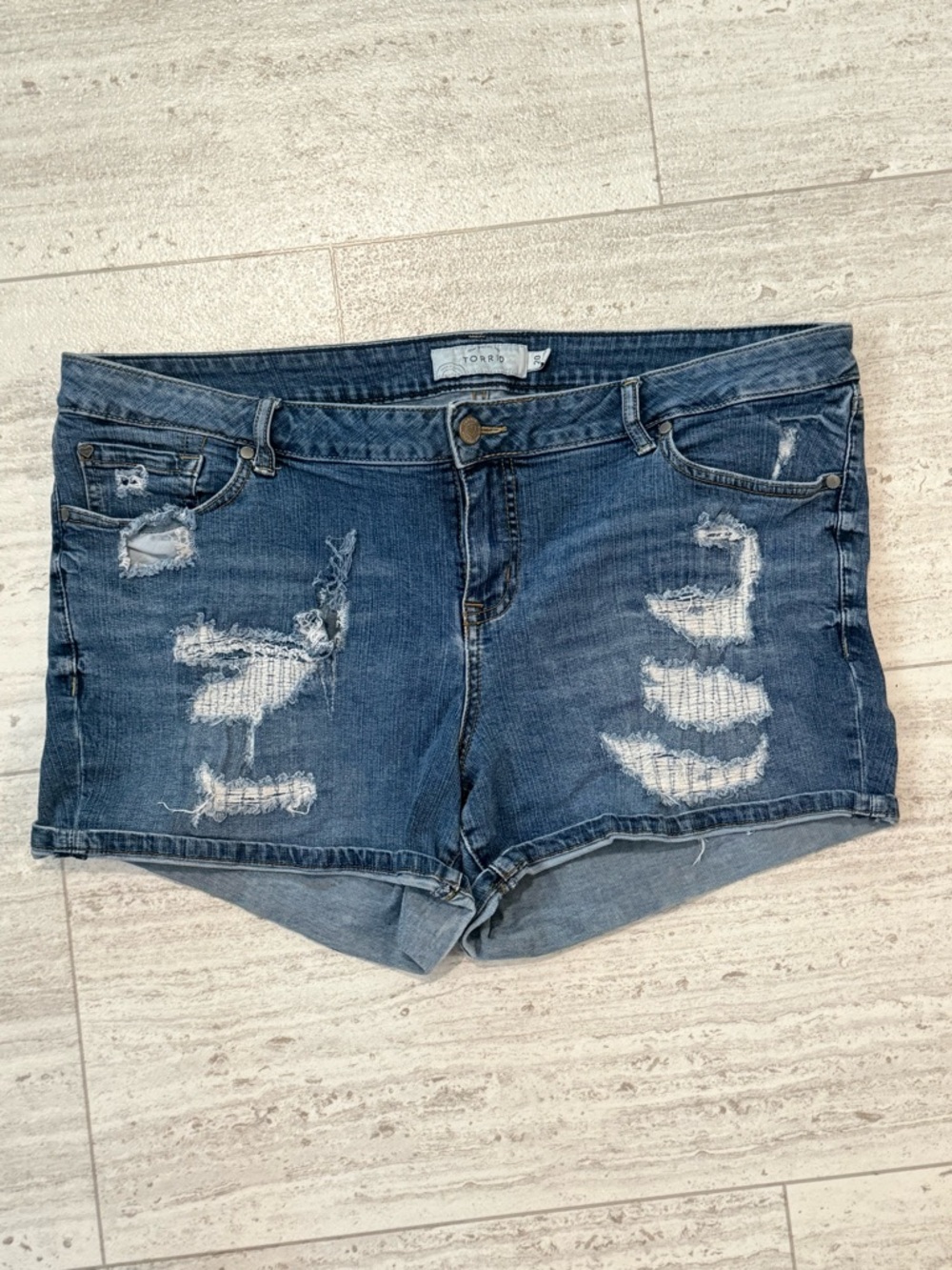 Torrid Denim Shorts Sz 20 Distressed Mid Rise Blue Jean Shorts Plus size casual